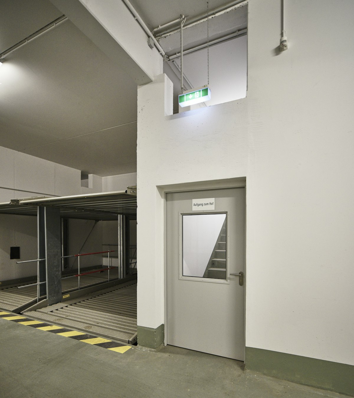 Safety glazing for steel construction project doors | Hörmann | Hörmann