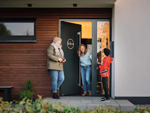 Ihr Zuhause ist der Ort für die wertvollsten Erinnerungen... Ihr Zuhause ist der Ort für die wertvollsten Erinnerungen und die größten Momente des Lebens – und Tore, Türen und Stauraumsysteme von Hörmann sind ein Teil davon. Sie sind die Schwelle zu Freude,...