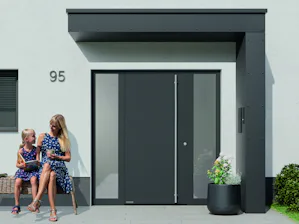 ThermoPlan Hybrid Výnimočnou vlastnosťou týchto dverí je ich elegantný vzhľad a bezfalcové prevedenie. Vďaka ich premyslenému dizajnu sa medzi dverovým krídlom a zárubňou nevytvára žiadny viditeľný prechod, čo zaručuje...