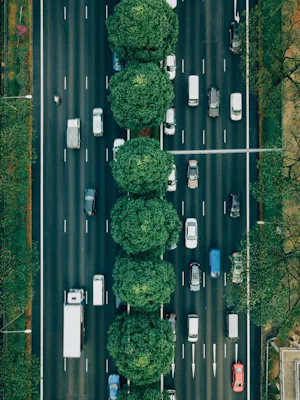 Si l’espace public se raréfie dans les villes et communes... Si l’espace public se raréfie dans les villes et communes belges, la pression du stationnement augmente partout. Des études récentes révèlent que les voitures restent garées jusqu’à 95 % du...