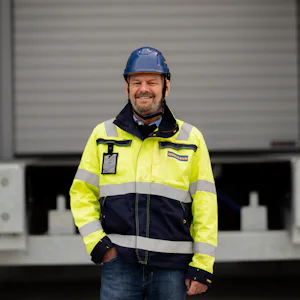 Dette er en av de største leveransene våre noensinne – bestående av 105 lastesystemer og 125 leddporter, sier prosjektleder Bjørn Korsvoll i Hörmann. – Dette er en av de største leveransene våre noensinne – bestående av 105 lastesystemer og 125 leddporter, sier prosjektleder Bjørn Korsvoll i Hörmann.
Siden 2009 har Hörmann levert tilsvarende...