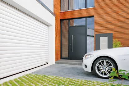 biela garážová brána biela garážová brána