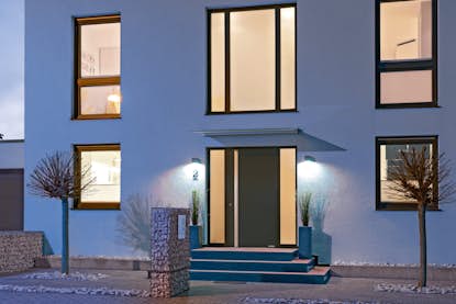 vchodové dvere do domu vchodové dvere do domu