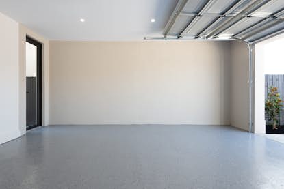 zrekonštruovaná garáž zrekonštruovaná garáž