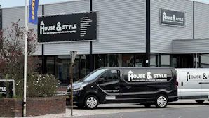 House & Style Bedrijfspand en - auto van House & Style in Stadskanaal.