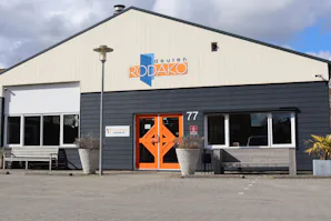 Rodako Deuren Pand van Rodako Deuren, verkoper van garagedeuren in Opmeer, vlakbij Alkmaar.