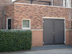Deze garagedeur is ontworpen met het oog op een lange... NT80-2