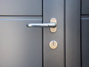 De NT80-2 biedt flexibiliteit door de mogelijkheid om één of... NT80-2 Deurklink