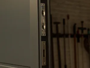 Deze openslaande deur biedt de mogelijkheid om één of beide... Deze openslaande deur biedt de mogelijkheid om één of beide deurvleugels te openen, wat zorgt voor maximale flexibiliteit. Dit maakt de deur ideaal voor garages die ook worden gebruikt als...
