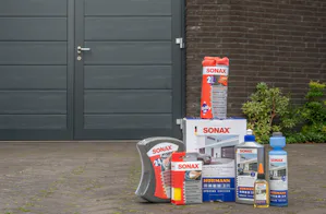 Wat kun je Hörmann x SONAX Onderhoudsset – Speciale Editie
De set bestaat uit:
Speciaal reinigingsmiddel voor alle oppervlakkenMultispons met twee zijden2-in-1 polijstmiddel voor onderhoud en...
