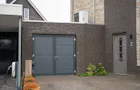 Antracietkleurige openslaande garagedeur NT80-2 | Hörmann