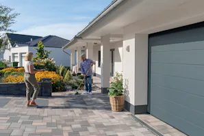 Tips voor het kiezen van de beste elektrische garagedeur Bij het kiezen van de beste elektrische garagedeur voor isolatie en energiebesparing zijn er een aantal belangrijke factoren om rekening mee te houden. Hieronder geven we enkele tips die u kunnen...