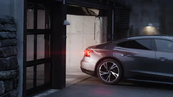 Auto in garagedeuropening