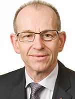 Peter Geiser Leiter Innendienst Hörmann Schweiz AG Welche Ereignisse und Schlüsselmomente erachten Sie als entscheidend für den Erfolg von Hörmann Schweiz?Entscheidend war, dass wir konsequent mit dem Handel zusammengearbeitet haben und dass wir schon...