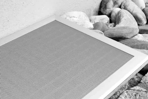 Les moustiquaires Hörmann empêchent efficacement les... Les moustiquaires Hörmann empêchent efficacement les insectes nuisibles d'entrer et garantissent un confort de vie optimal lorsque les fenêtres et portes sont ouvertes. La gamme Hörmann propose des...