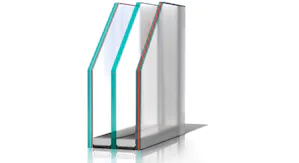 
Verre feuilleté résistant aux projectilesConçu comme...
Verre feuilleté résistant aux projectilesConçu comme triple vitrage isolant. Verre de sécurité feuilleté 8 mm/ Ornament/ verre de sécurité feuilleté 10 mm (P5A) (P5A = 4 mm verre Float / 5x 0.38 mm...