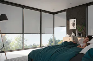 La lumière influence notre bien-être, notre concentration et... La lumière influence notre bien-être, notre concentration et l'atmosphère d'une pièce. Avec les systèmes de protection solaire haut de gamme de Hörmann, vous créez un climat intérieur qui s'adapte de...