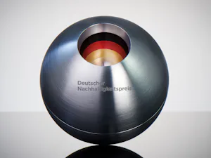 Finalist beim 17. Deutschen Nachhaltigkeitspreis Mit dem Projekt „Garagen Sectionaltor Lamellen Recycling“ erreichte Hörmann 2024 das Finale des 17. Deutschen Nachhaltigkeitspreises in der Kategorie Produkte/Ressourcen. Beim Lamellenrecycling...