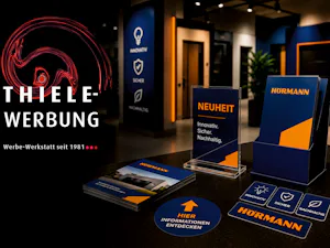 Vom ersten Prototypen bis zum groß angelegten Rollout:... Vom ersten Prototypen bis zum groß angelegten Rollout: THIELE-WERBUNG entwickelt und produziert für Hörmann individuelle POS-Lösungen, die unsere Produkte am Verkaufsort sichtbar und erlebbar machen....