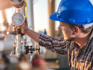 Die Umstellung der Hörmann Standorte von Heizöl auf Erdgas... Die Umstellung der Hörmann Standorte von Heizöl auf Erdgas kommt der Klimabilanz maßgeblich zugute: Bei der Verbrennung von Erdgas, dem schadstoffärmsten fossilen Brennstoff, wird im Vergleich zu...