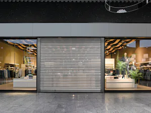 Hörmann rolling grilles are made of robust steel or... Hörmann rolling grilles are made of robust steel or aluminium bars and are particularly suitable for use in industrial and commercial buildings. Rolling grilles are often used as shop doors in...