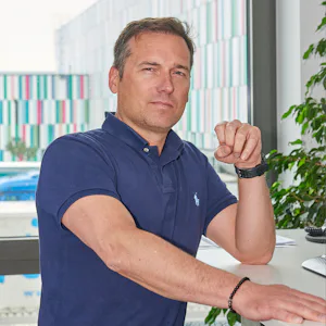 Über In-Time Transport GmbH Die In-Time Transport GmbH ist ein inhabergeführter Logistikdienstleister mit 60 eigenen Fahrzeugen und modernen Logistik- und Lagerflächen mit Sitz in Buchholz und Stelle bei Hamburg. Das im Jahr...