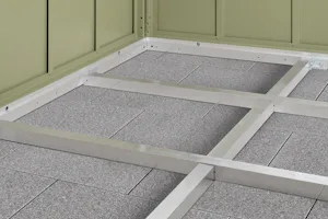 5. Veiligheid en extra’s Een Hörmann-tuinberging kies je ook voor de gemoedsrust. Al onze modellen zijn uitgerust met hoogwaardige deuren, sloten en scharnieren. De standaard profielcilinder zorgt ervoor dat je ook...