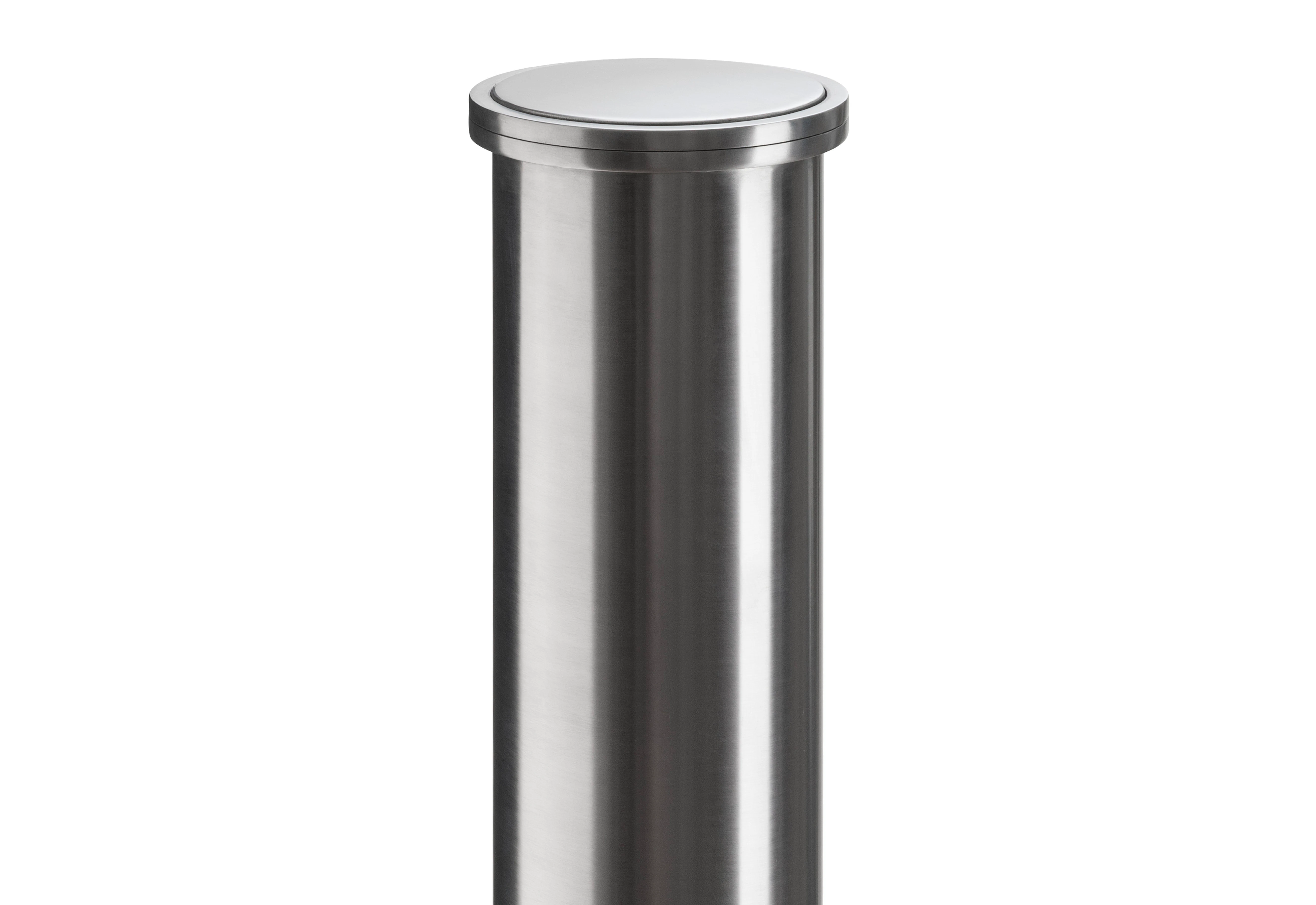 Borne design avec large anneau circulaire (disponible... Borne design avec large anneau circulaire (disponible uniquement en acier inoxydable)