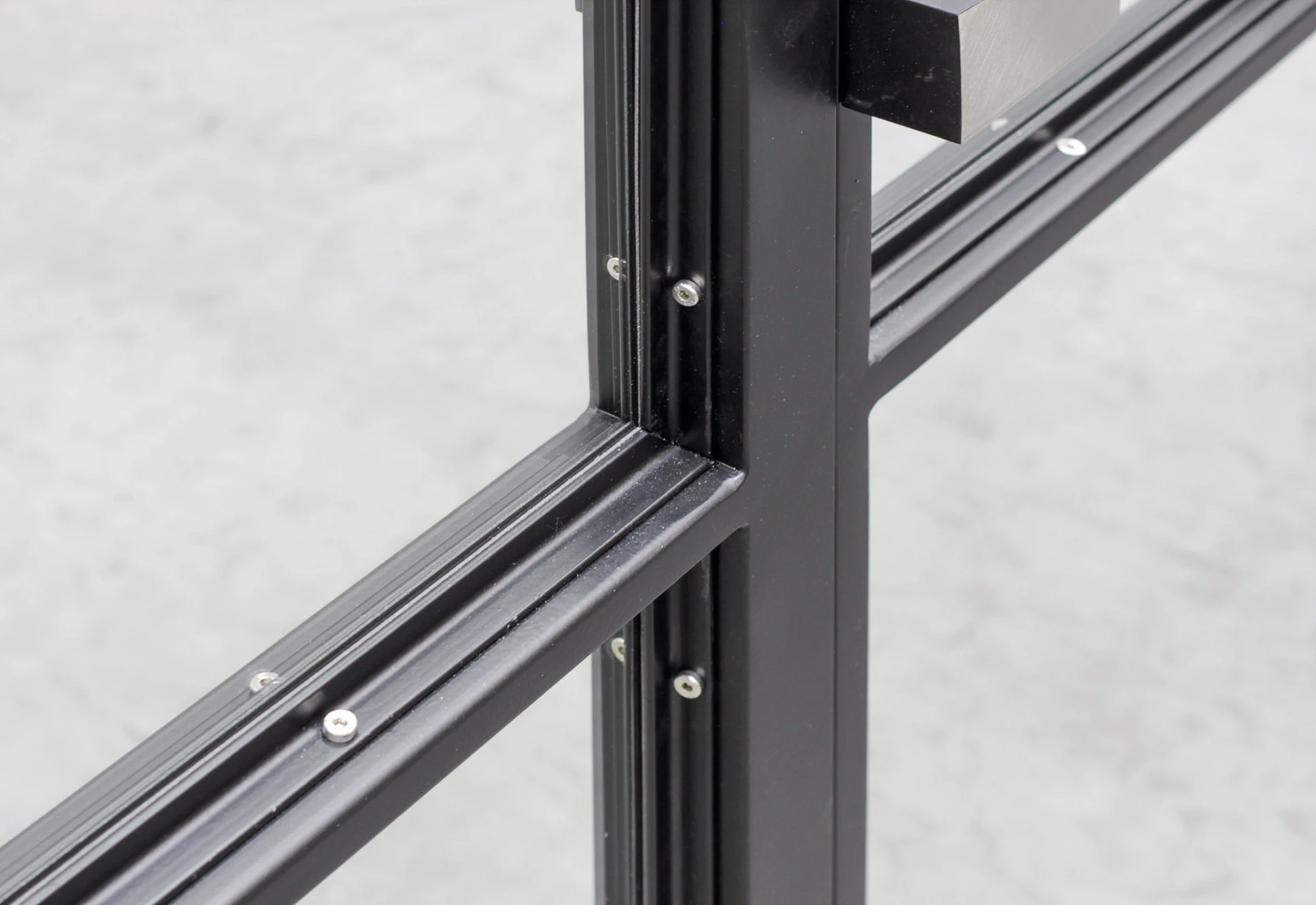 Loft doors with angled glazing beads
Do you want to create... Loft doors with angled glazing beads emphasise the striking industrial look of the doors with visible screw connections
