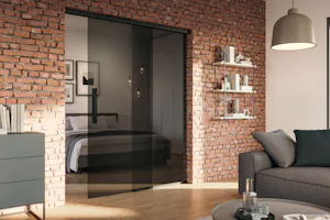 Et les portes de loft en acier ou les portes coulissantes ? Remplacer une porte d’intérieur ordinaire semble assez simple, mais qu’en est-il d’une porte de loft en acier ? Ou d’une porte coulissante ?
Pour une porte de loft, vous pouvez choisir un...