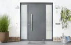 Graue ThermoSafe Hybrid Haustür aus Aluminium