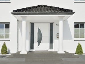 Noua dumneavoastră ușă de intrare în locuință trebuie să fie... Noua dumneavoastră ușă de intrare în locuință trebuie să fie ceva special. Ea trebuie să se potrivească stilului casei, să fie reprezentativă și să dovedească bunul gust. Însă ușa de intrare în...