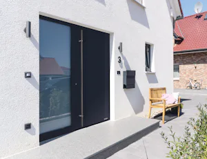 Elemente laterale și supralumini Ușă de intrare în locuință ThermoSafe, gri, cu un element lateral mare