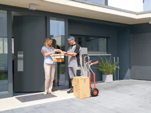 Onze wereldkampioen warmte-isolatie en beste op het gebied... Onze wereldkampioen warmte-isolatie en beste op het gebied van veiligheid onder de aluminium voordeuren blinkt uit met Ud-waarden tot ca. 0,47 W/ (m²·K), overtuigt door een uitstekende standaard RC...