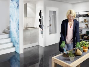 Ganz gleich ob Neubau oder Modernisierung, Hörmann bietet... Ganz gleich ob Neubau oder Modernisierung, Hörmann bietet Ihnen für jeden Bereich des Hauses die richtige Tür. Ob Sicherheitstüren für den Keller oder Garageneingang, feuerhemmende Türen für den...