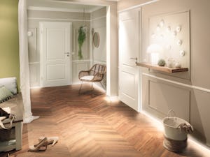 Entdecken Sie die neue Wohnlichkeit mit den hochwertigen... Zimmertür ClassicLine Carolina im Landhausstil in Echtlack Verkehrsweiß RAL 9016