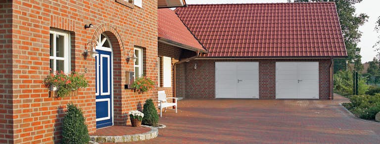 garage-door-side-hinged-1