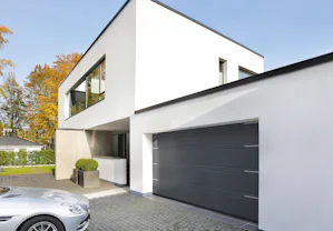 Le confort avant tout Nous le répétons assez chez Hörmann : le confort est primordial dans une maison. Et bien que vous n’y pensiez pas spontanément, votre porte de garage peut grandement y contribuer. Vous utilisez une...