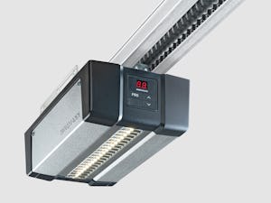 Met onze garagepoortaandrijving rijdt u met één druk op de... Met onze garagepoortaandrijving rijdt u met één druk op de knop en tegen wind en weer beschermd uw garage in. Een energie-efficiënte ledverlichting verlicht uw garage hierbij gelijkmatig en fel....