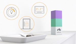 El sistema Smart Home Hörmann homee le permite manejar sus... El sistema Smart Home Hörmann homee le permite manejar sus automatismos de puertas y cancelas de forma especialmente cómoda mediante la aplicación, control por voz o automáticamente, desde cualquier...