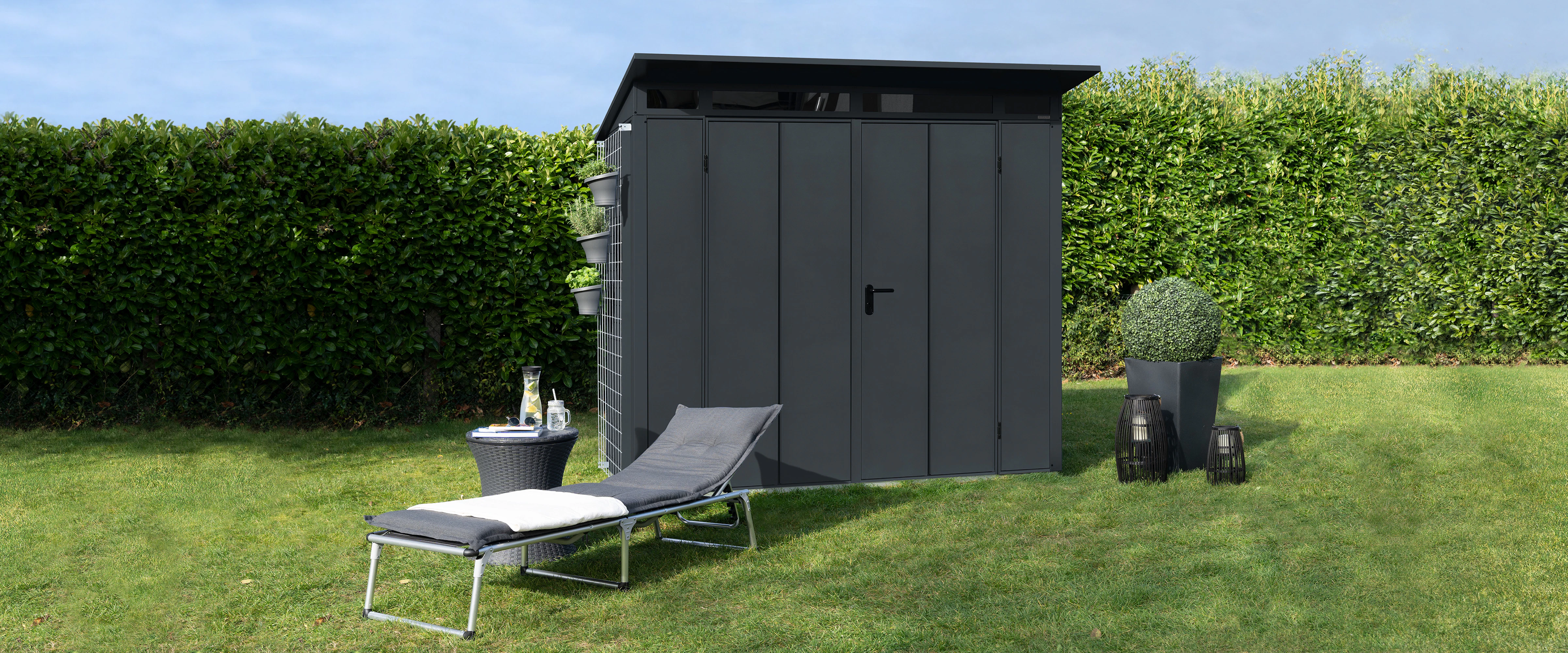 The perfect match: Hörmann tool sheds and garden boxes