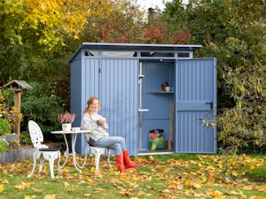 Créez un espace dans votre jardin pour les choses vraiment... Créez un espace dans votre jardin pour les choses vraiment importantes. Avec les espaces de rangement de Hörmann, vos appareils de jardinage les plus importants, vos outils, votre bois de cheminée et...