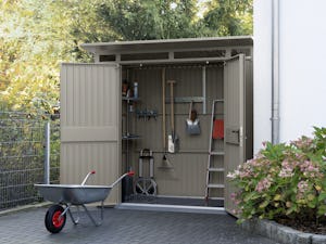 All H?rmann tool sheds are constructed from metal. And there... Tuinhuis met gereedschap