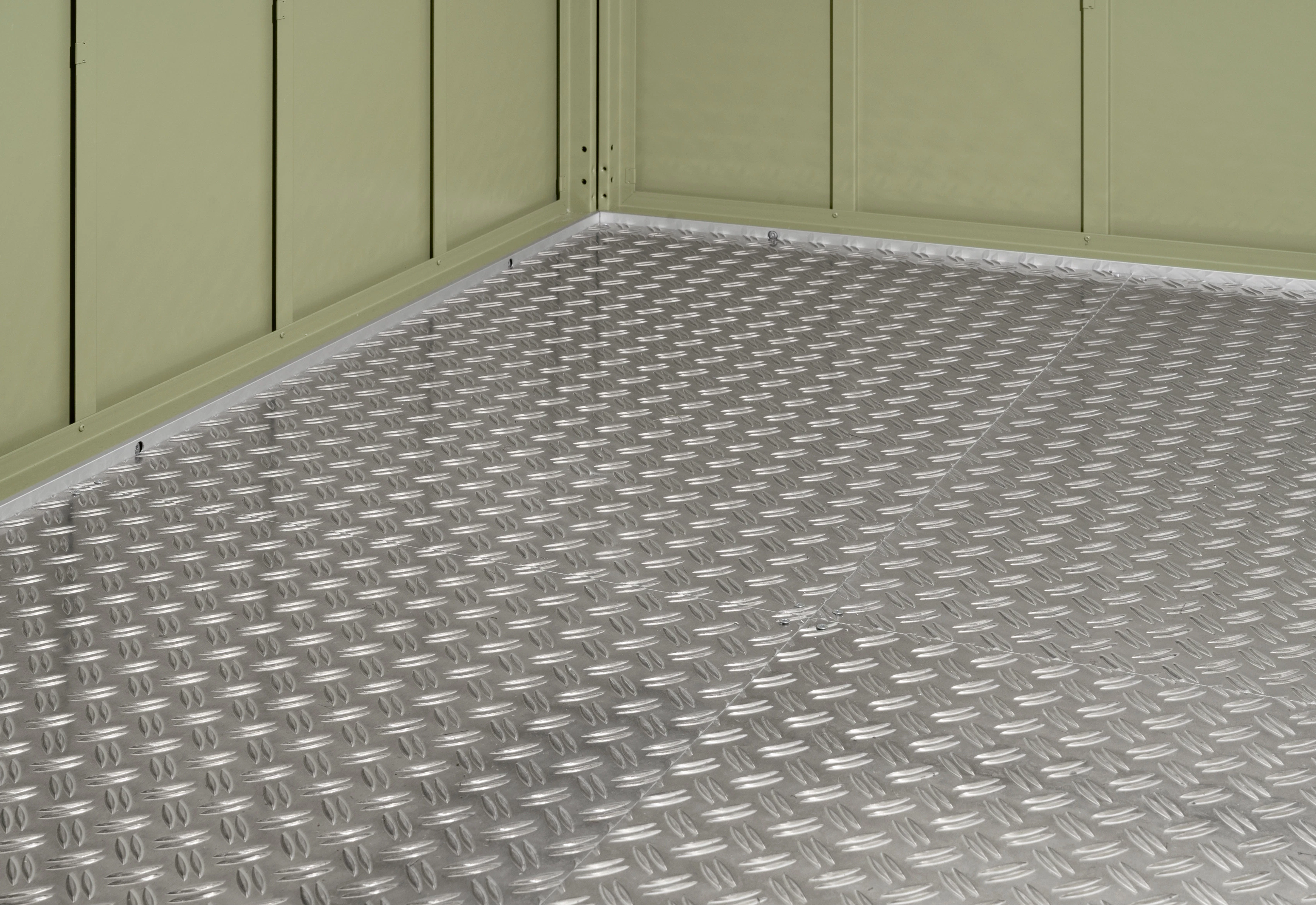 Aluminium corrugated sheet floor
Perfectly designed to... Aluminium corrugated sheet floor
Perfectly designed to match the firewood rack: The aluminium corrugated sheet floor is available as an option to keep the floor free of rust and easy to clean.