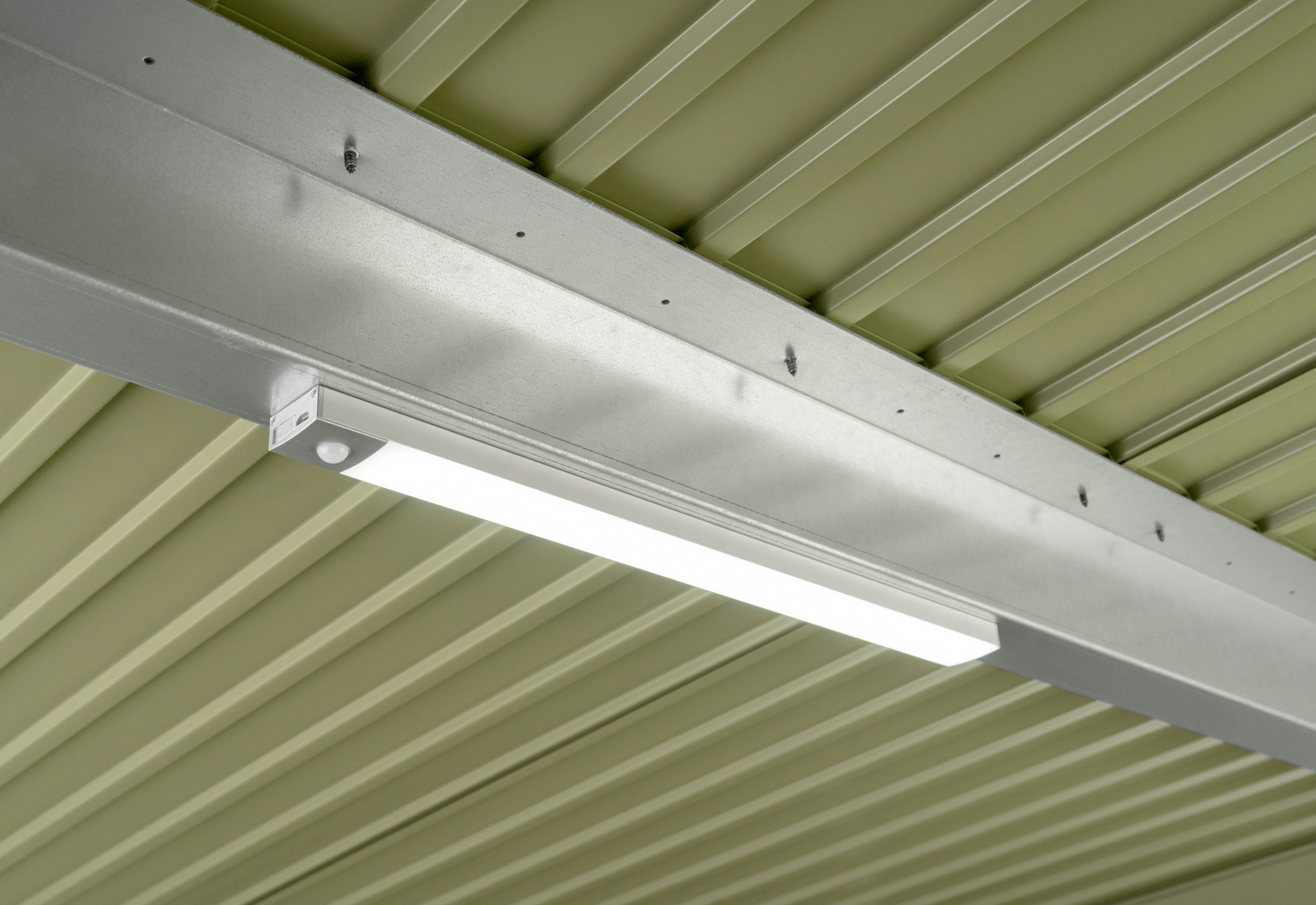 LED magnetic lamp
Perfect lighting should also be provided:... LED magnetic lamp
Perfect lighting should also be provided: thanks to functional aluminium LED magnetic lamps with movement detector, you have a full view of all your equipment at all times, even in...