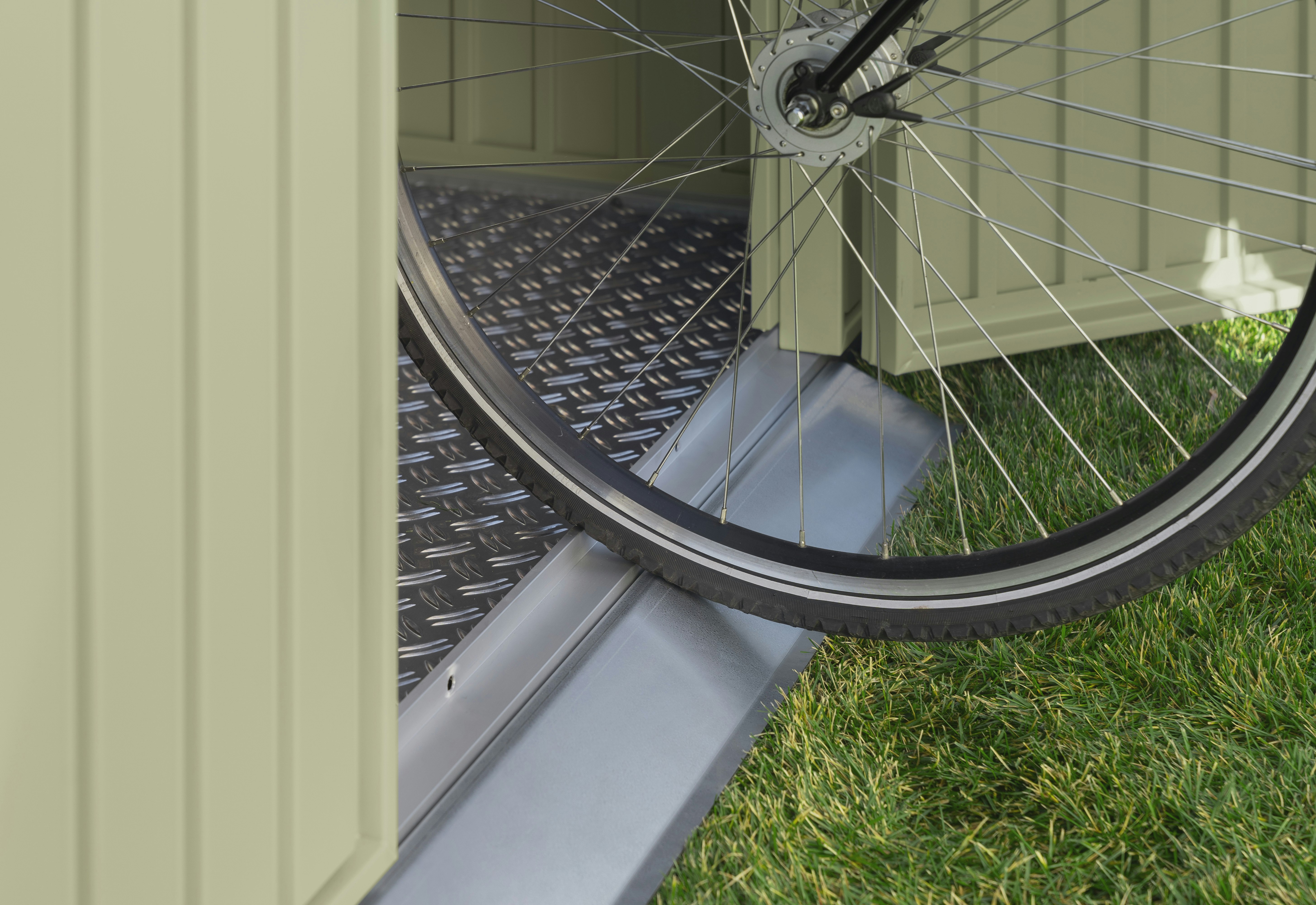 Threshold ramp (exterior)
With the exterior threshold ramp,... Threshold ramp (exterior)
With the exterior threshold ramp, wheelbarrows, lawnmowers or bicycles can be easily pushed in and out of the tool shed.