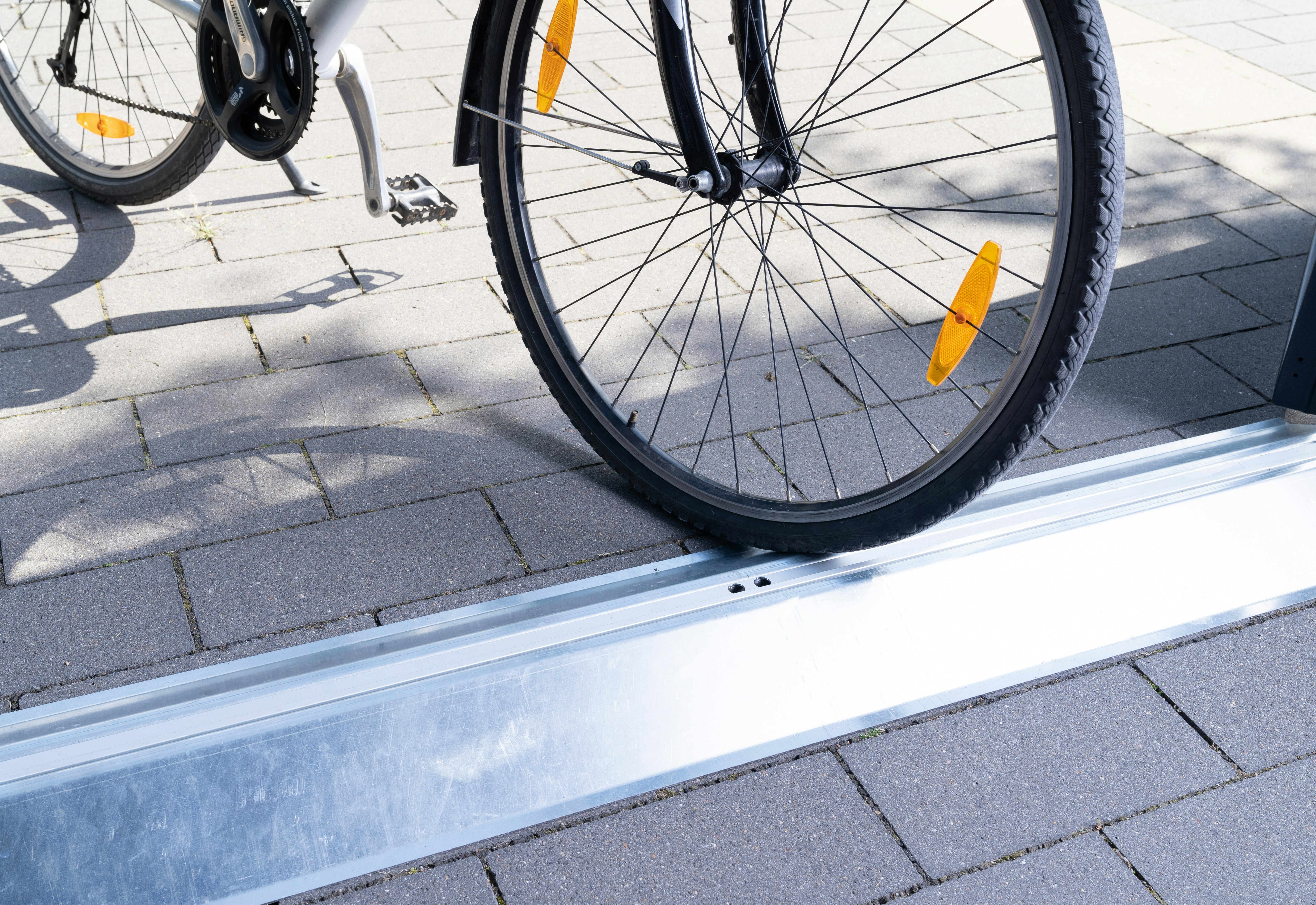 Threshold ramp (interior)
The threshold ramp for the tool... Threshold ramp (interior)
The threshold ramp for the tool shed interior makes it easy to slide equipment in and out.