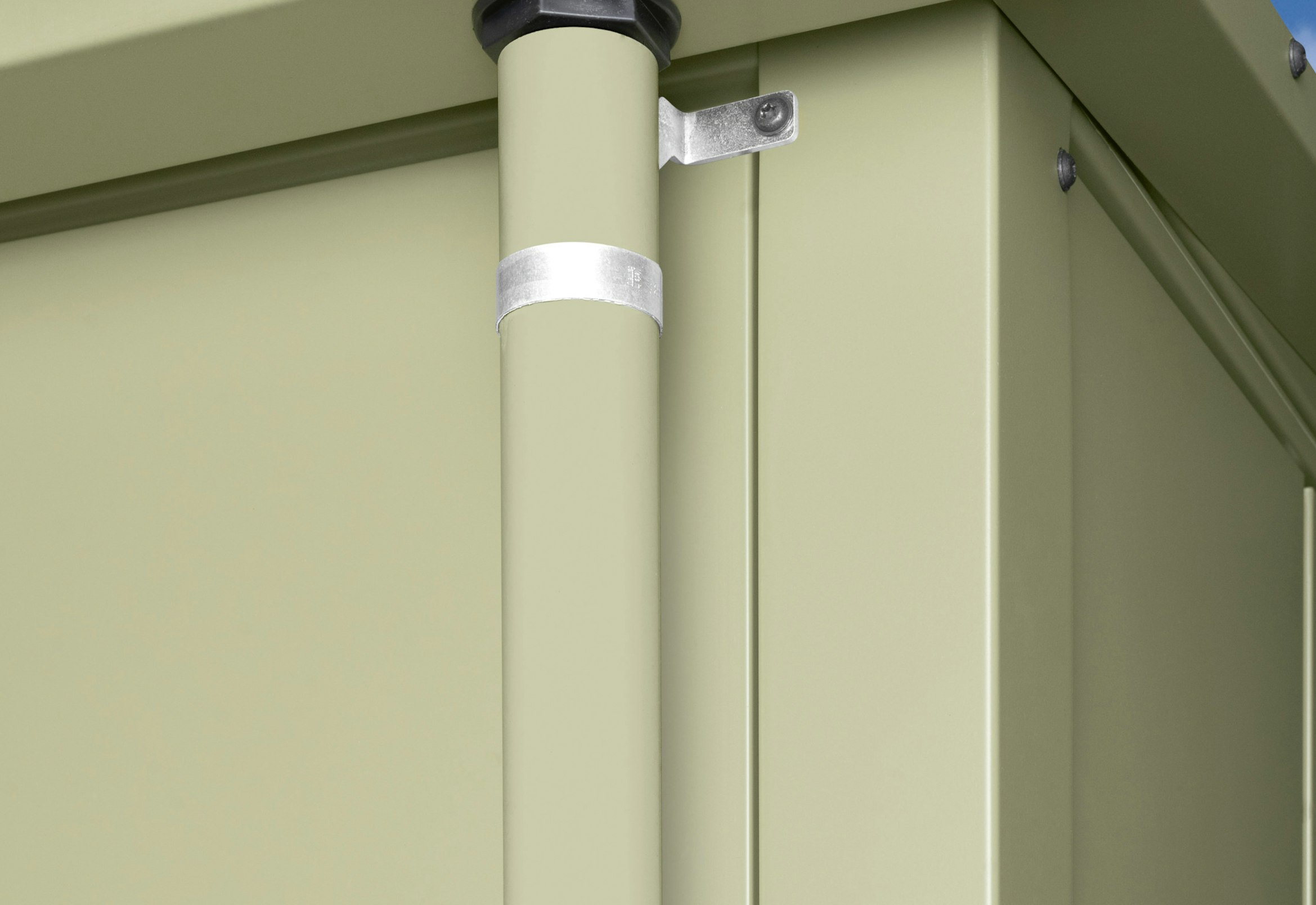 Drainpipe
The drainpipe in a RAL colour to match the tool... Drainpipe
The drainpipe in a RAL colour to match the tool shed is available as an option.