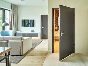 La gamme d’huisseries en acier Hörmann offre des solutions... La gamme d’huisseries en acier Hörmann offre des solutions optimales pour le montage sur parois massives et cloisons sèches, en tant qu’huisserie de porte, de fenêtre ou de passage avec un arc bombé...