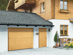 Zijdeuren zijn gewoon praktisch. Bij Hörmann is bij de... Schöne Garagen-Nebentür